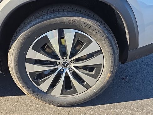 New 2026 Mercedes-Benz GLE 350 4MATIC image 9