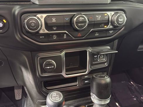Used 2022 Jeep Wrangler Sport image 21