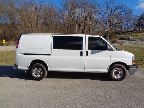 Used 2021 GMC Savana 2500 w/ Driver Convenience Package image 8