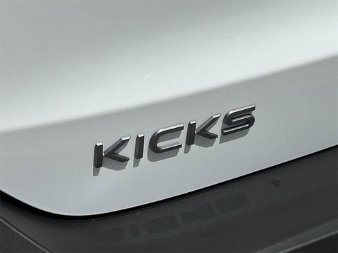 New 2026 Nissan Kicks SV FWD image 9