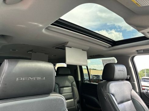 Used 2019 GMC Yukon XL Denali w/ Denali Ultimate Package AWD/4WD image 29