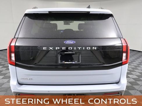 Used 2025 Ford Expedition Active AWD/4WD image 8