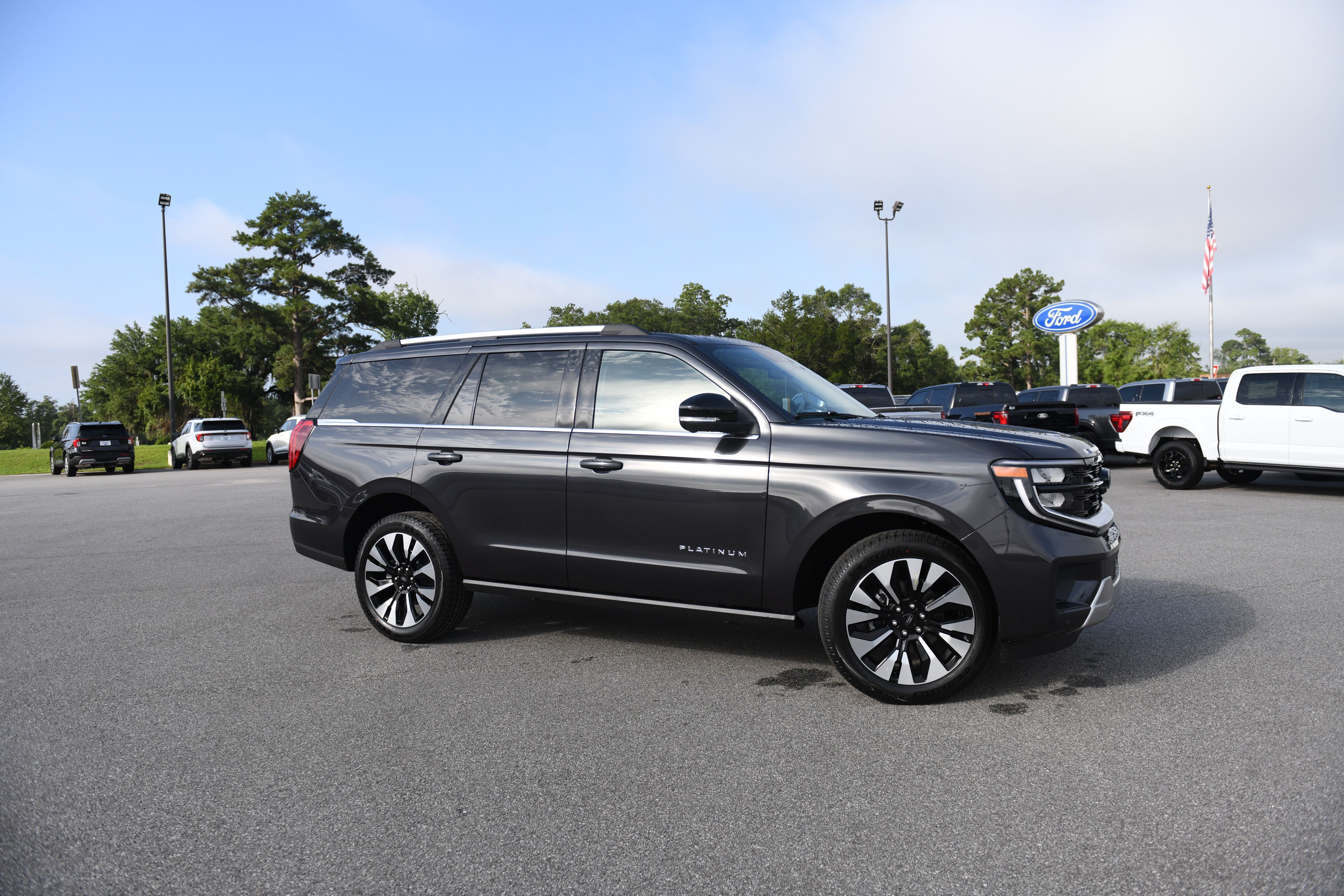 New 2026 Ford Expedition Platinum w/ Driver's Package AWD/4WD image 2