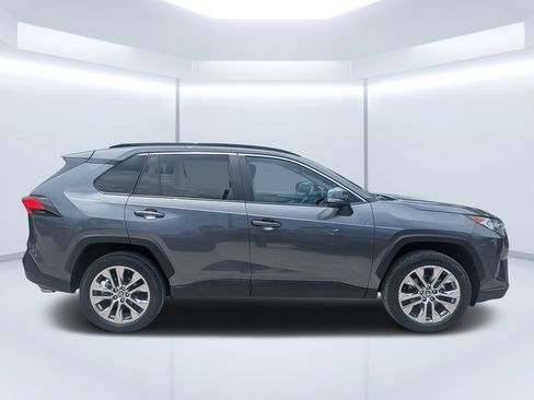 Used 2021 Toyota RAV4 XLE Premium FWD image 2