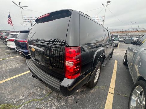 Used 2014 Chevrolet Suburban LT AWD/4WD image 4