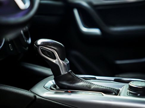 Used 2020 Chevrolet Blazer LT FWD image 11
