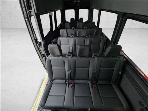 Used 2025 Mercedes-Benz Sprinter 2500 image 19