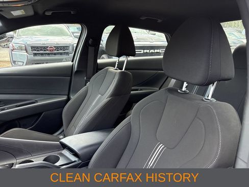 Used 2025 Hyundai Elantra Sport FWD image 4