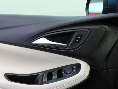 Used 2024 Buick Encore GX Sport Touring image 18