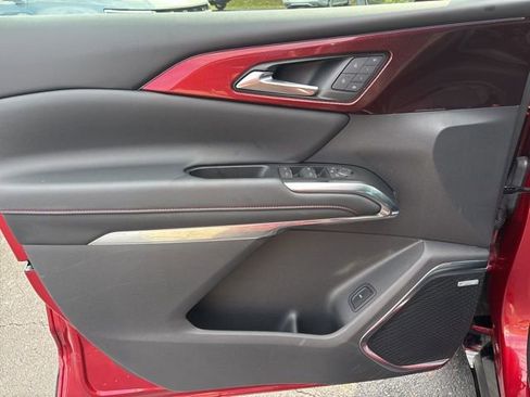 Used 2024 Chevrolet Traverse RS w/ LPO, Floor Liner Package image 25