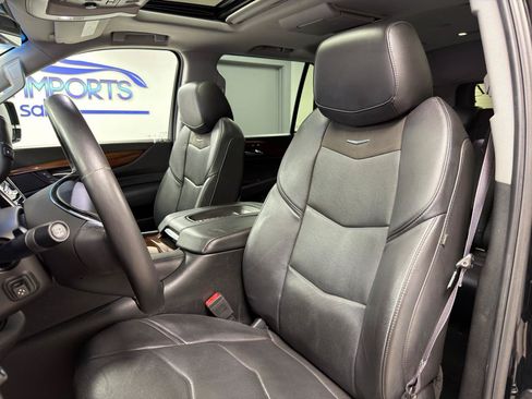 Used 2017 Cadillac Escalade Premium Luxury AWD/4WD image 11