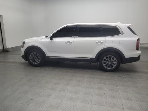Used 2023 Kia Telluride LX FWD image 3