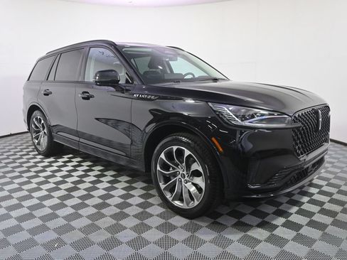 New 2026 Lincoln Aviator AWD w/ Jet Appearance Package image 8