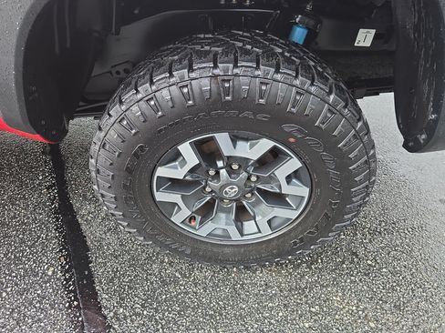 Used 2023 Toyota Tacoma TRD Off-Road AWD/4WD image 32