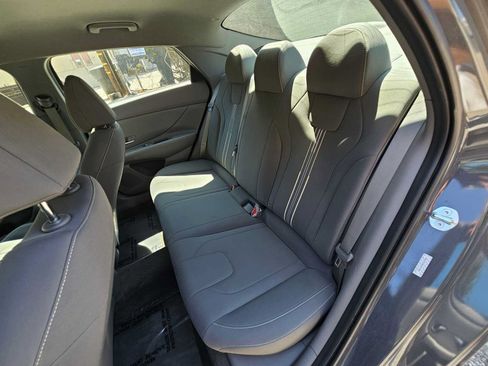 Used 2023 Hyundai Elantra SEL FWD image 17