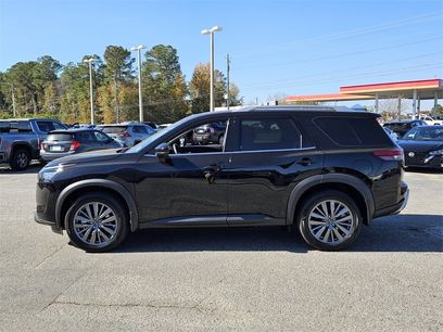 New 2025 Nissan Pathfinder SL w/ SL Premium Package