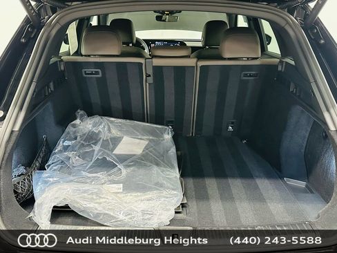 Certified 2025 Audi Q5 Premium w/ Convenience Package image 29