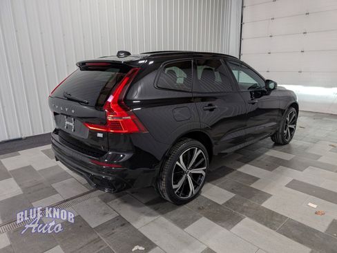 Used 2022 Volvo XC60 T8 R-Design w/ Advanced Package image 4