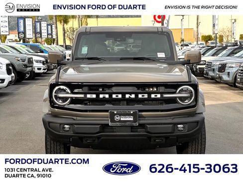 New 2025 Ford Bronco Outer Banks image 3