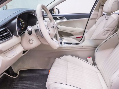 Certified 2026 Genesis G70 2.5T Prestige RWD image 9