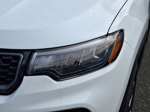 New 2025 Jeep Compass Limited w/ Sun & Sound Group image 4