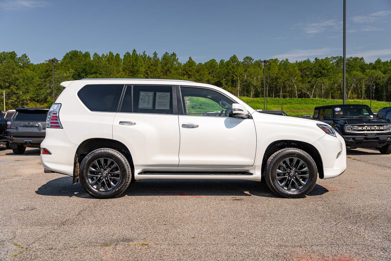 Used 2023 Lexus GX 460 Premium w/ Premium Package AWD/4WD image 8