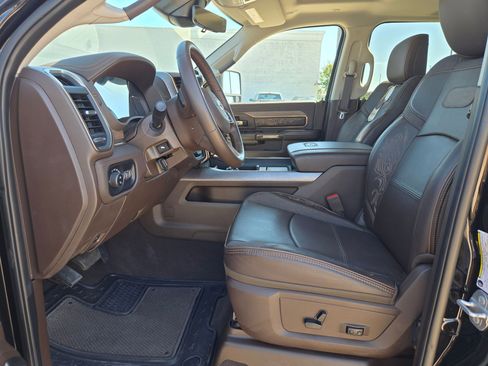 Used 2025 RAM 2500 Limited AWD/4WD image 9