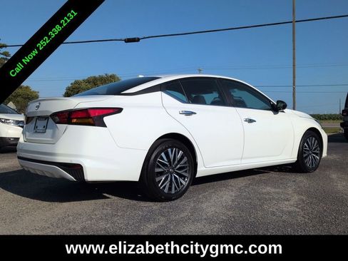 Used 2025 Nissan Altima 2.5 SV FWD image 4