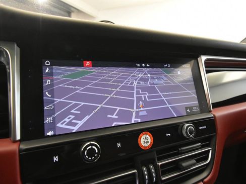 Used 2022 Porsche Macan S image 23