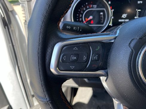 Used 2022 Jeep Gladiator Mojave w/ LED Lighting Group image 17