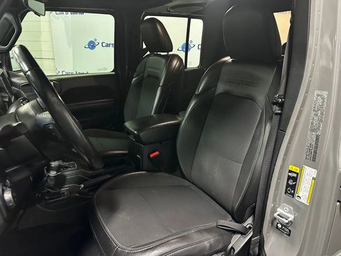 Used 2021 Jeep Gladiator Sport image 11