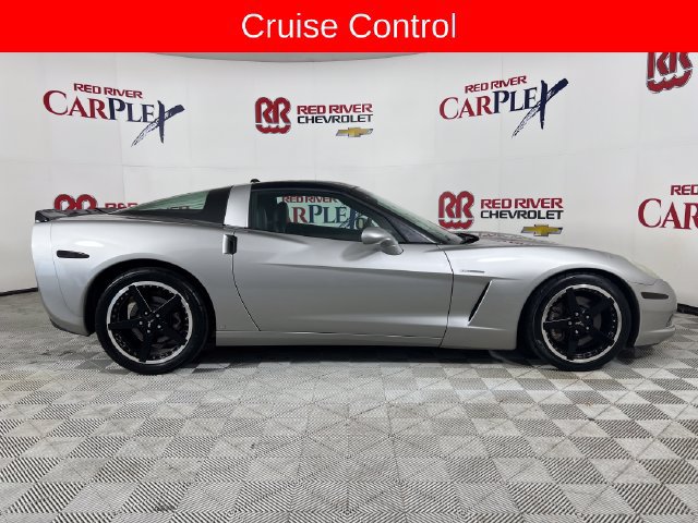 Used 2005 Chevrolet Corvette Coupe w/ Preferred Equipment Group RWD image 9