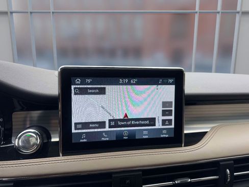 Used 2022 Lincoln Corsair AWD w/ Premium Package image 26