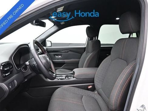Certified 2025 Honda Pilot Sport image 15