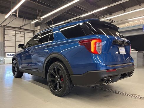 Used 2020 Ford Explorer ST w/ ST Street Pack image 5