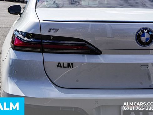Used 2025 BMW i7 eDrive50 w/ M Sport Package RWD image 14