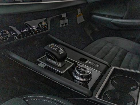 New 2025 Mitsubishi Outlander SE image 14