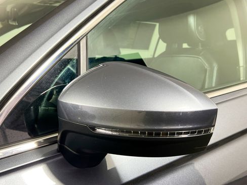 Used 2024 Volkswagen Tiguan SE image 12