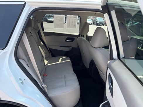 Certified 2025 Nissan Rogue SV AWD/4WD image 31