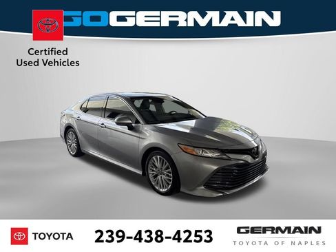 Used 2019 Toyota Camry XLE FWD image 9