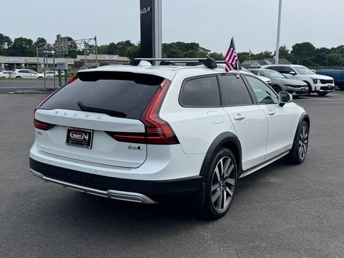 Used 2023 Volvo V90 B6 Cross Country Ultimate AWD/4WD image 4