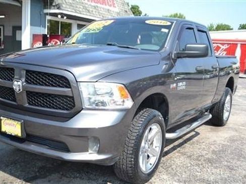 Used 2018 RAM 1500 Express w/ Express Value Package AWD/4WD image 2