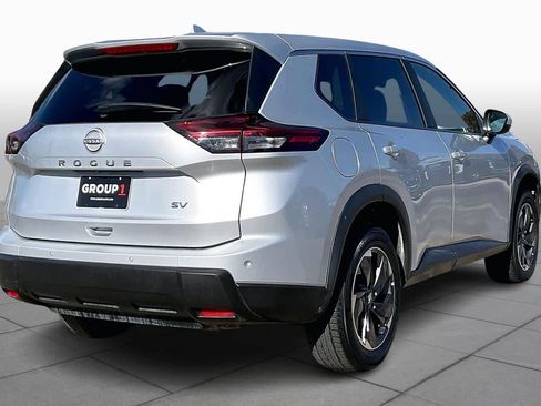 Used 2024 Nissan Rogue SV image 11