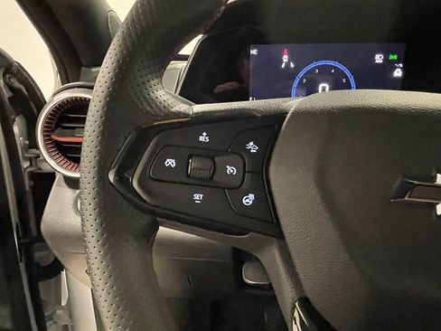 Used 2025 Chevrolet Trax RS image 35