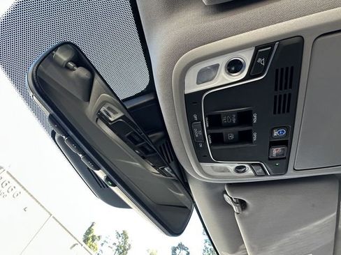 Used 2021 Honda Pilot Elite image 34