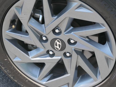 Certified 2024 Hyundai Elantra SEL FWD image 11