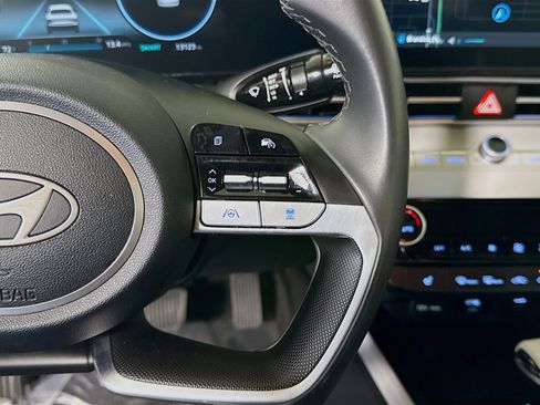 Used 2025 Hyundai Elantra Limited image 15