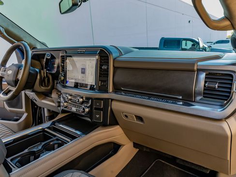 Used 2026 Ford F450 Platinum w/ Platinum Plus Package image 18