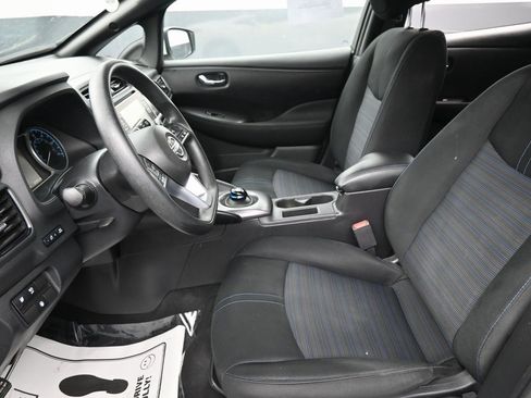 Used 2023 Nissan Leaf S image 25