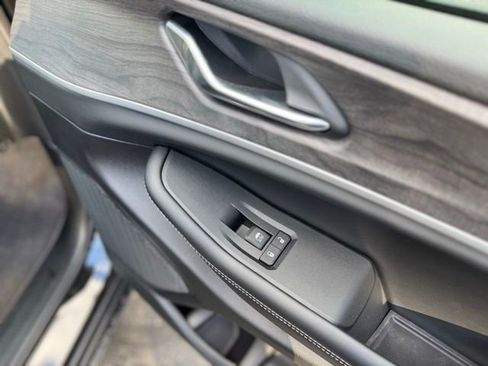 New 2025 Jeep Grand Cherokee L Limited w/ Black Appearance Package image 19